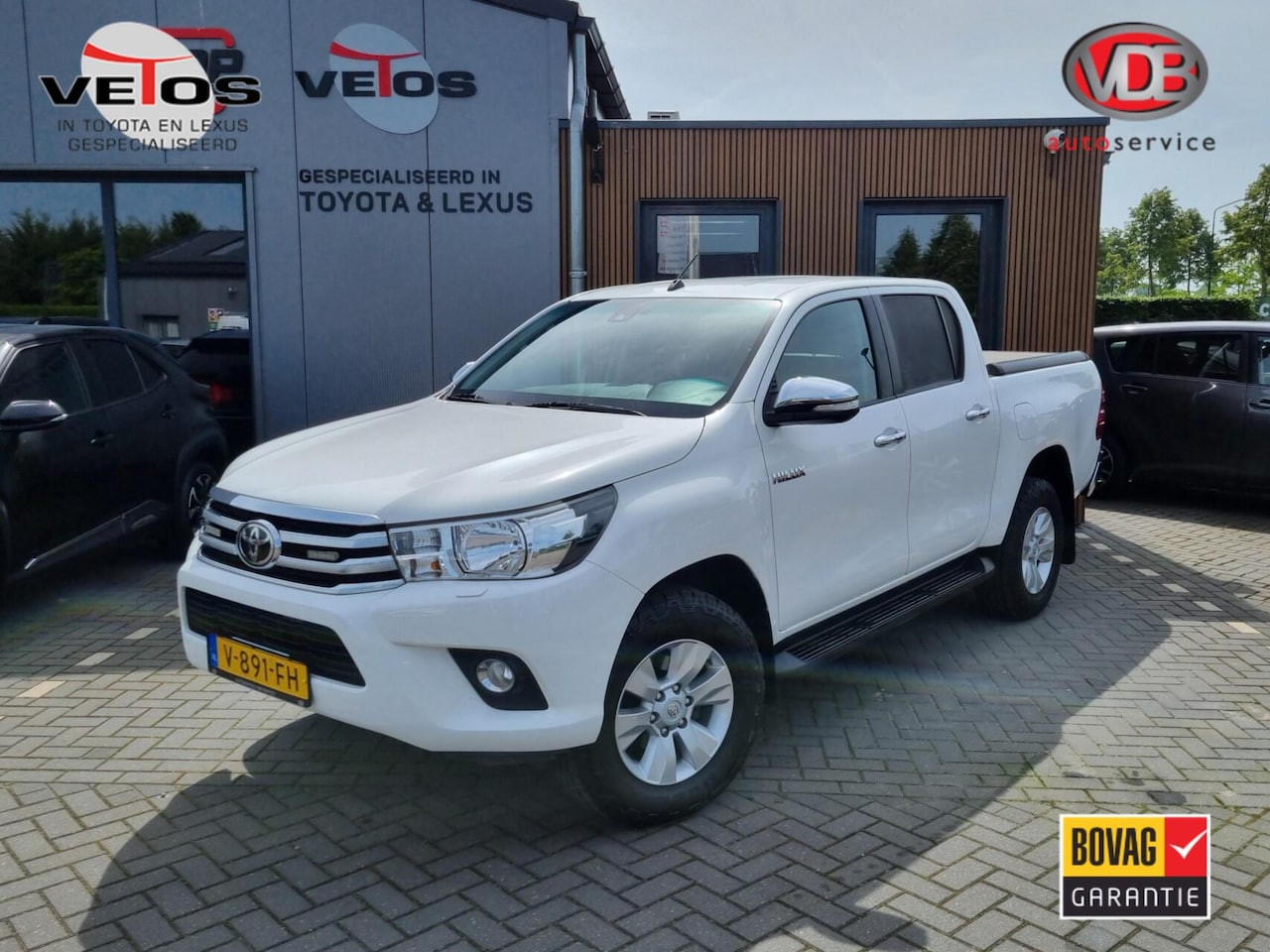 Toyota HiLux - 2.4 D-4D-F Double Cab Professional Aut. 4WD - AutoWereld.nl