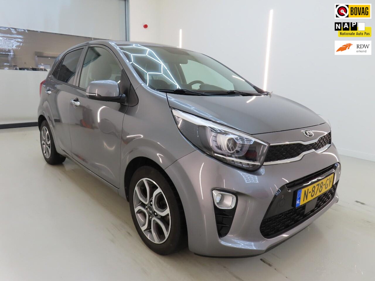 Kia Picanto - 1.0 DPi DynamicPlusLine+Led+Full-Navigatie+Ecc+Leder-Multie-stuur = ORIG/NL 39DKM = 10-202 - AutoWereld.nl