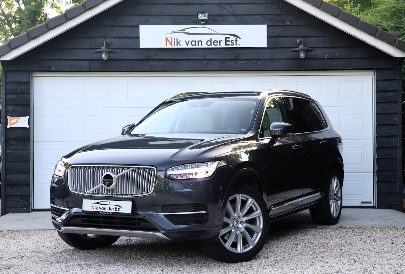 Volvo XC90 - 2.0 T8 Twin Engine AWD Inscription-Pano-Pilot-Trekhaak - AutoWereld.nl