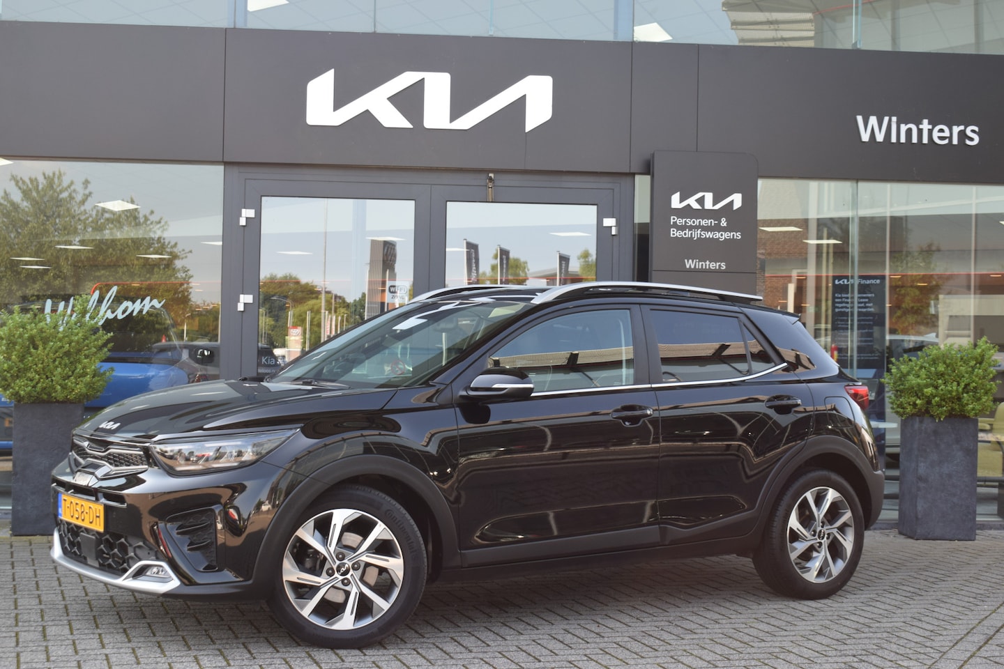 Kia Stonic - 1.0 T-GDi MHEV GT-PlusLine | Schuif/ Kanteldak | Climate & Cruise Control | Navigatie | Ca - AutoWereld.nl