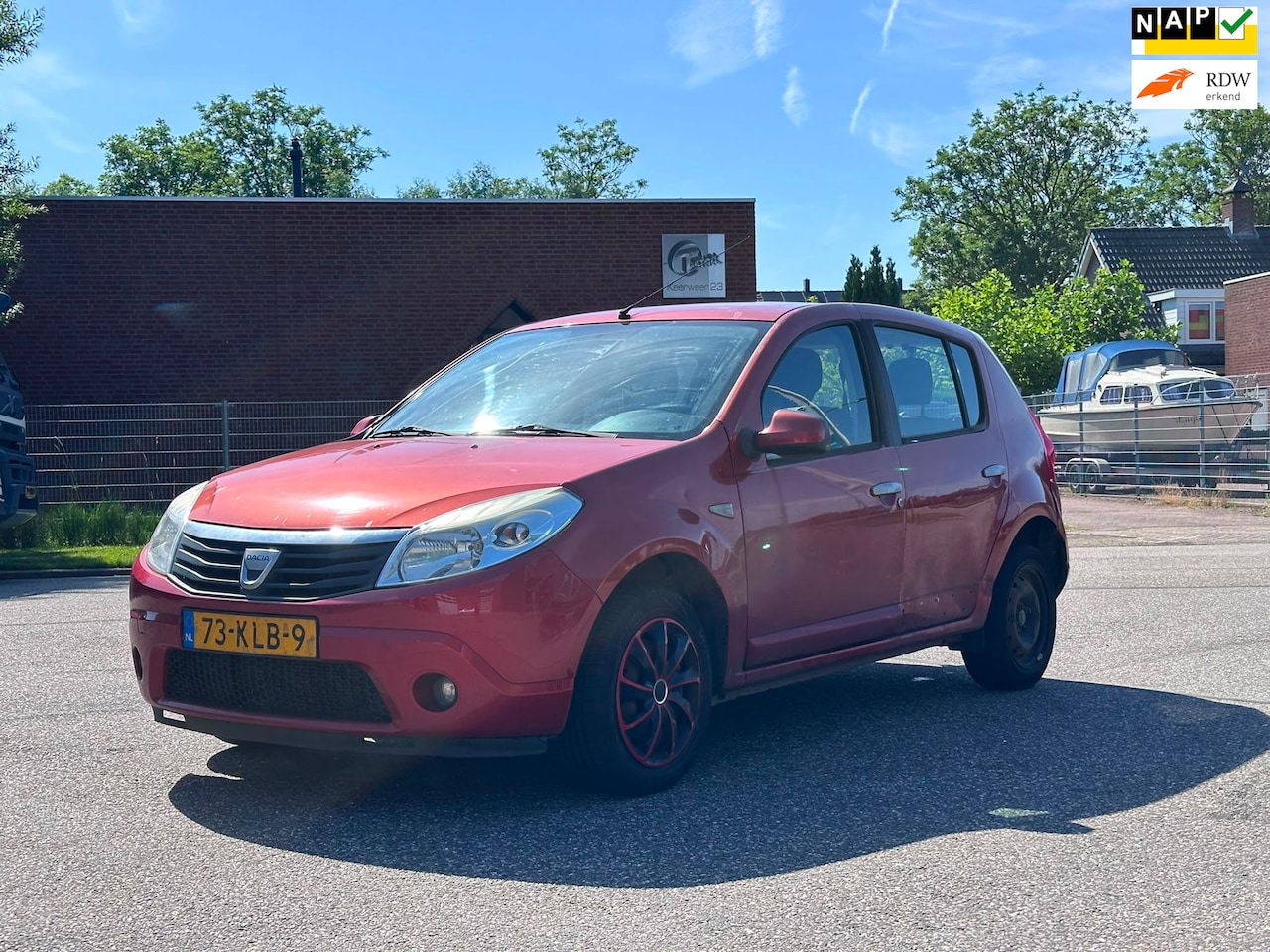 Dacia Sandero - 1.2 Lauréate Airco*14-06-2027 APK*Trekhaak*NAP*Elektrische ramen*Stuurbekrachtiging* - AutoWereld.nl