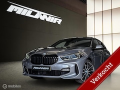 BMW 1-serie - 118i M Sport |Pano |Kuipstoelen |H&K |HUD |ACC