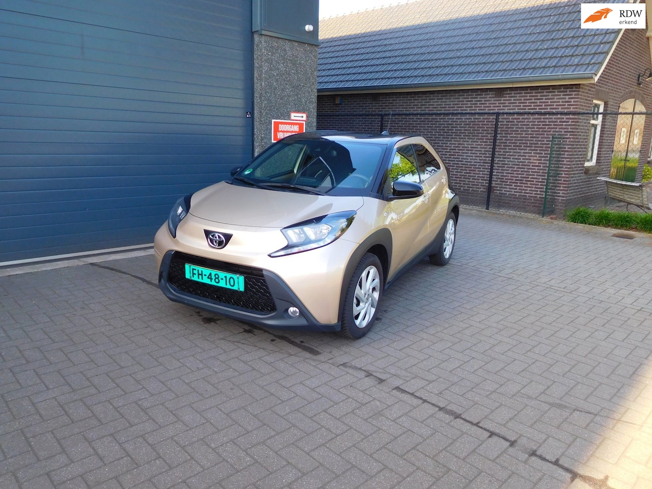 Toyota Aygo X - 1.0 VVT-i MT play 1.0 VVT-i MT Play - AutoWereld.nl