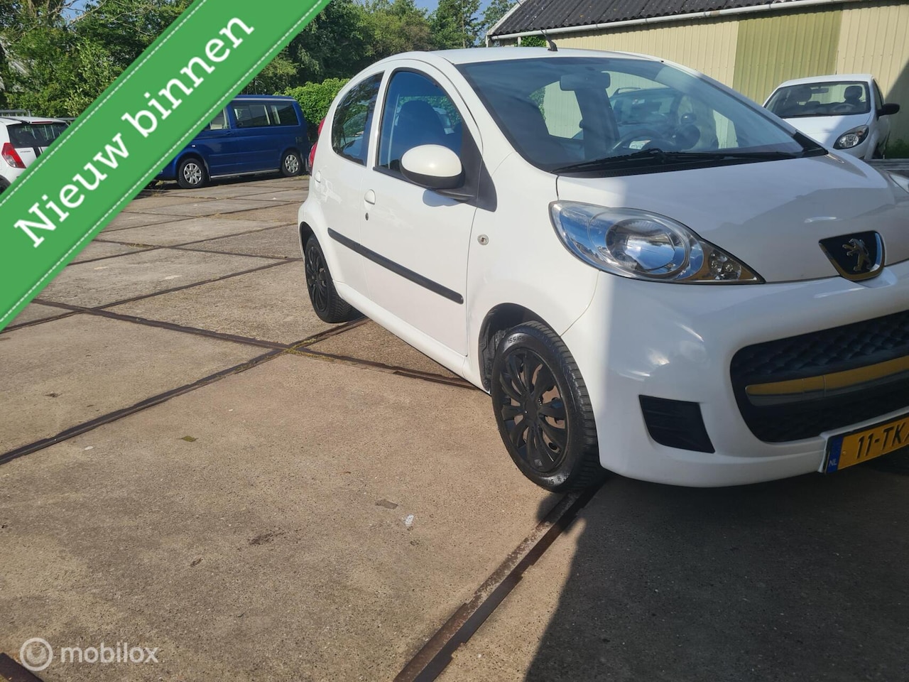 Peugeot 107 - 1.0 Access Accent bj 2012 €2750 - AutoWereld.nl
