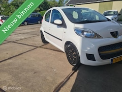 Peugeot 107 - 1.0 Access Accent bj 2012 €2750