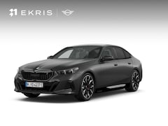 BMW i5 - eDrive40 | M Sportpakket Pro | Travel Pack | Trekhaak | Panoramadak