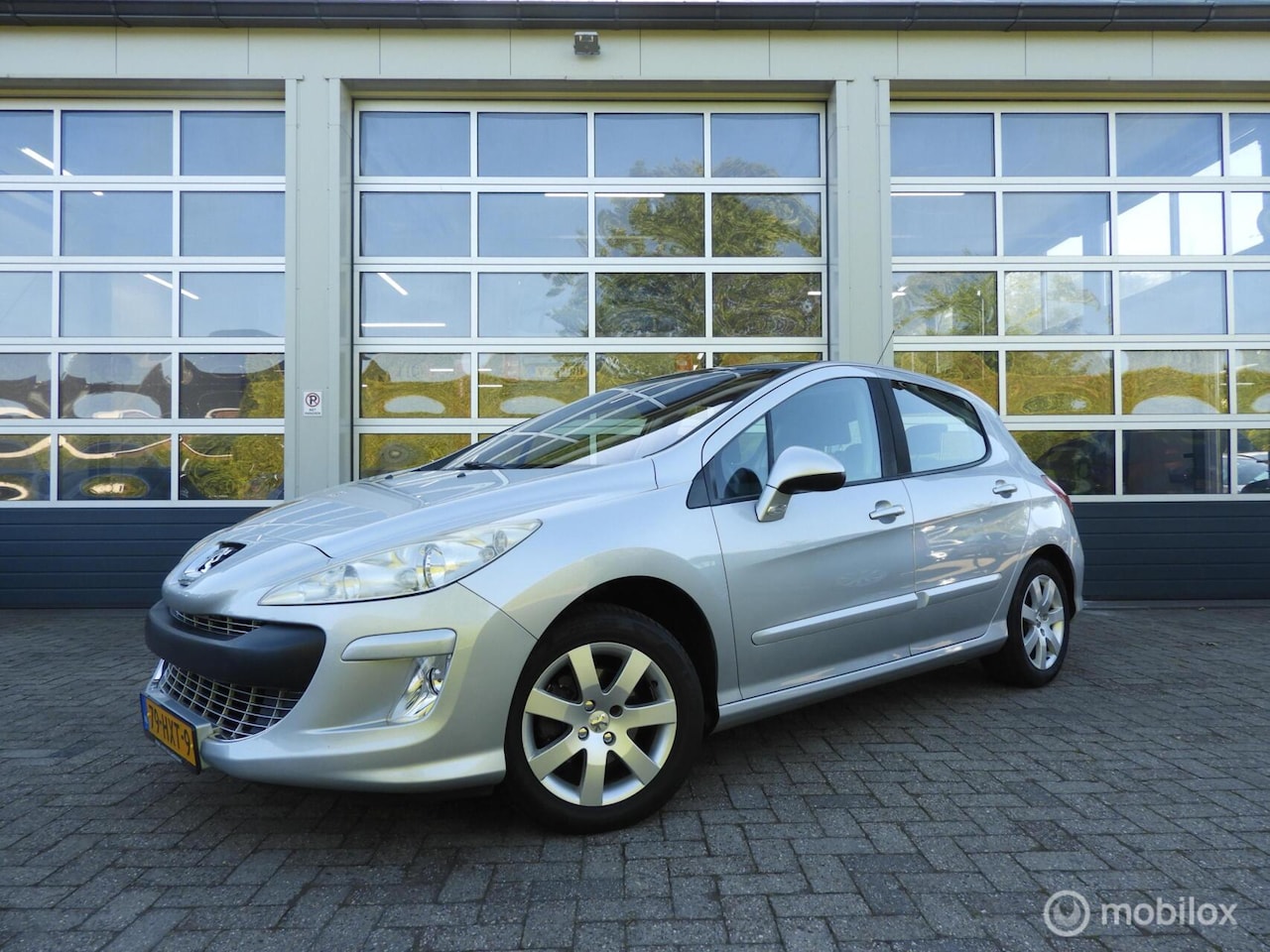 Peugeot 308 - 1.6 VTi Panoramdak - AutoWereld.nl