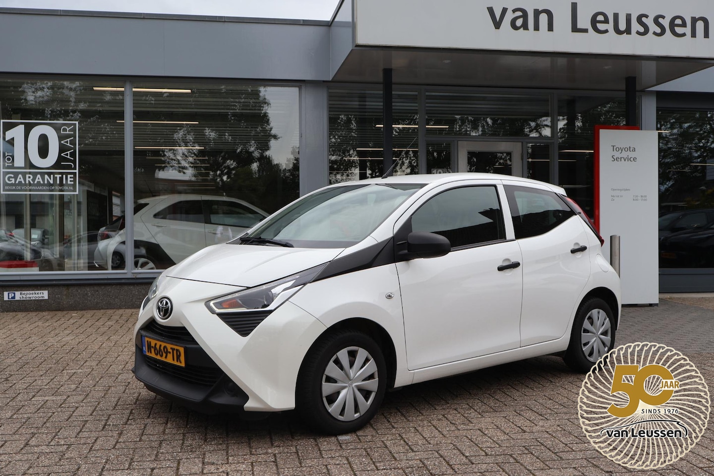 Toyota Aygo - 1.0 VVT-I X-FUN AIRCO NL-AUTO - AutoWereld.nl