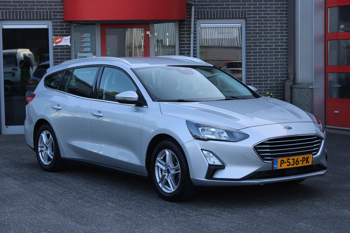 Ford Focus Wagon - 1.0 EcoBoost Trend Edition Business Trekhaak/Camera/Led - AutoWereld.nl