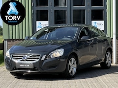 Volvo S60 - 1.6 T3 Momentum | Trekhaak | TOP onderhouden | Parkeersensoren voor |
