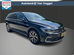 Volkswagen Passat Variant - 1.4 TSI PHEV GTE Business pano, trekhaak, camera, stoelverw