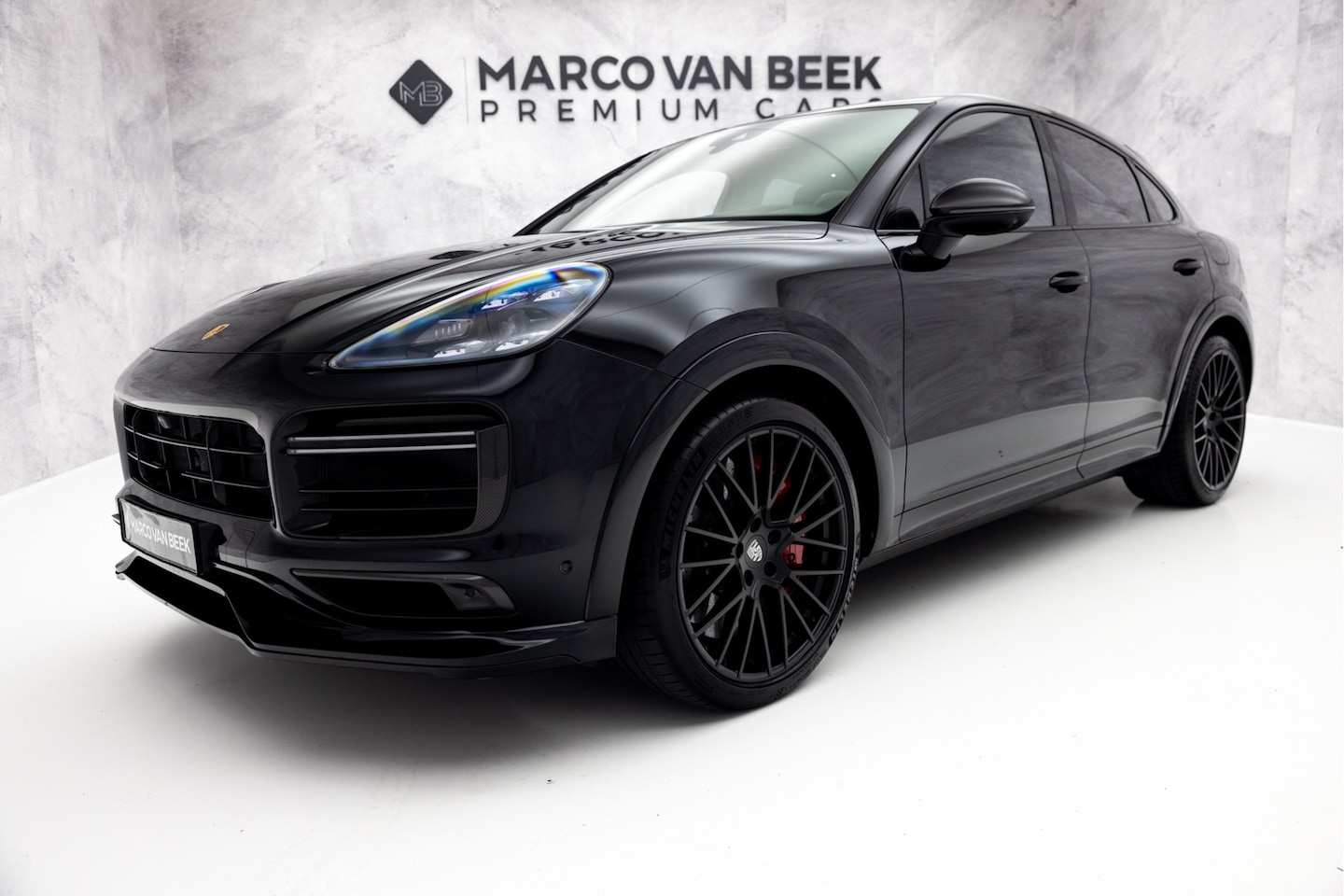 Porsche Cayenne Coupé - 4.0 Turbo S E-Hybrid | SportDesign Carbon | Pano | Achterassturing | Burmester - AutoWereld.nl