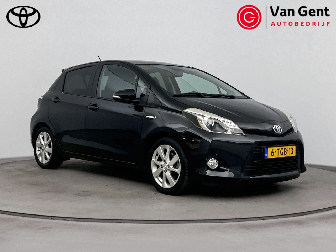 Toyota Yaris - 1.5 Full Hybrid Dynamic | Panoramadak | Navigatie | Keyless | Cruise Control | Clima | Par - AutoWereld.nl