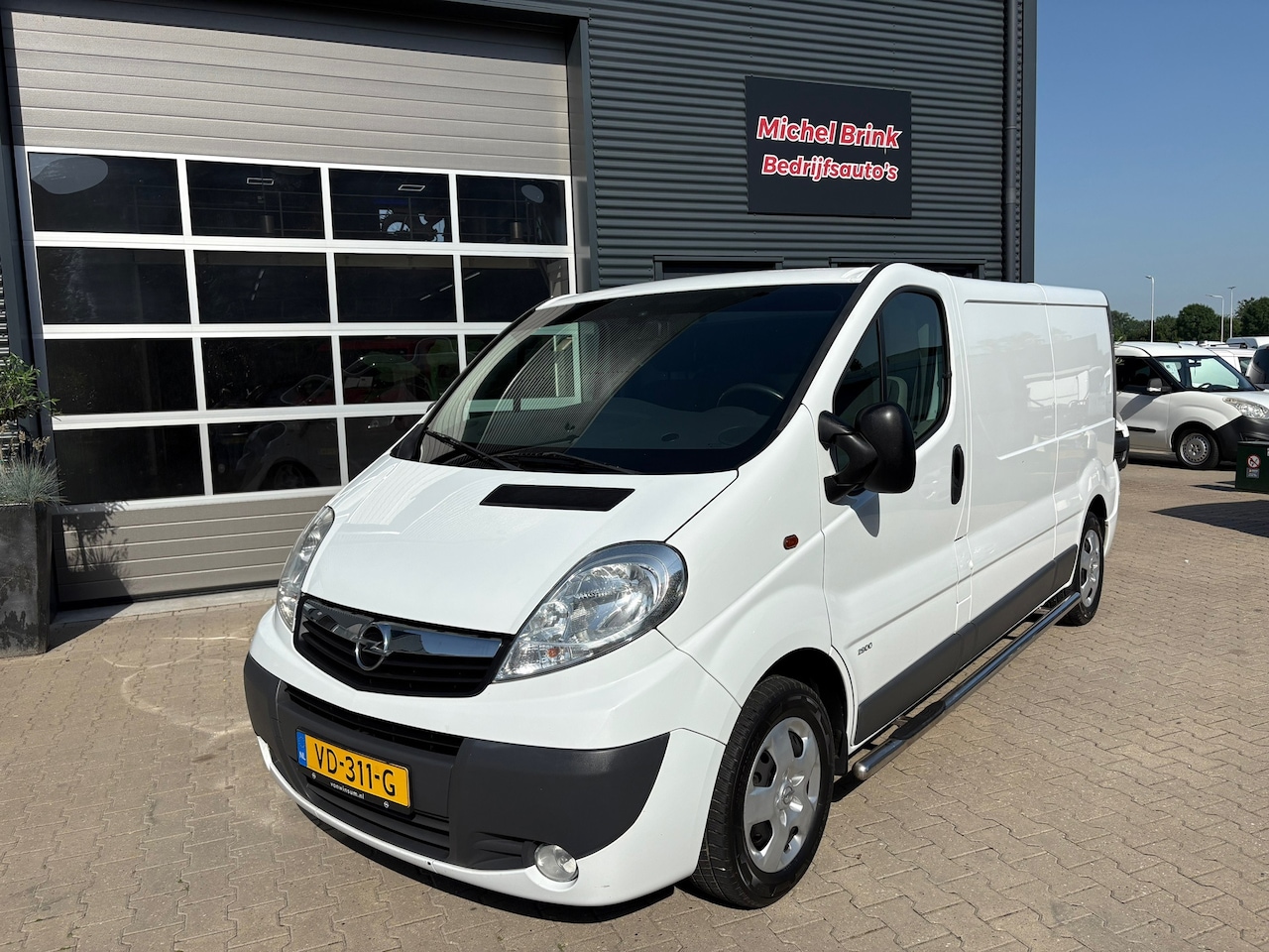Opel Vivaro - 2.0 CDTI L2H1 Airco Navigatie - AutoWereld.nl