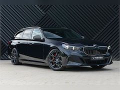BMW 5-serie Touring - 550e xDrive M-Sport Pro ACC M Stoel Bowers&Wilkens Pano Acc Headup Stoelvent. Shadow Trekh