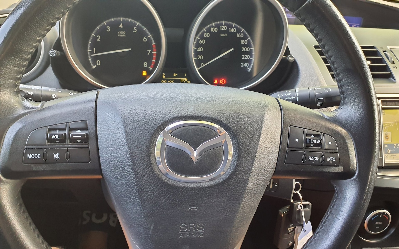 Mazda 3 - 1.6 Business 1Ste eigenaar , clima , Navi , garantie - AutoWereld.nl