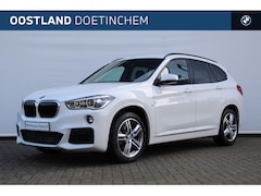 BMW X1 - sDrive20i M Sport Automaat / Sportstoelen / LED / Comfort Access / Stuurverwarming / Trekh