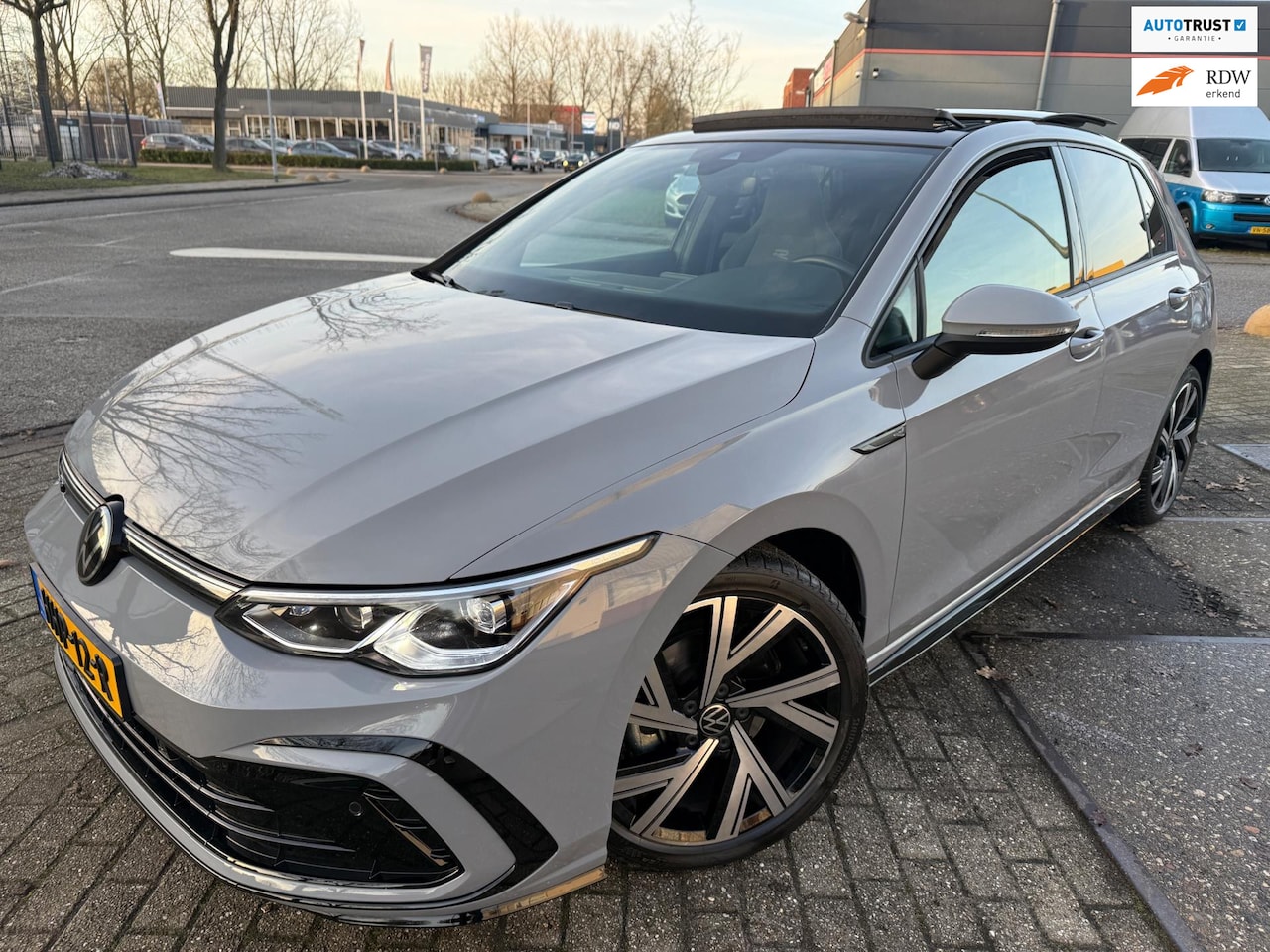 Volkswagen Golf - 1.5 eTSI 2024 FACE-LIFT R-LINE DSG PANO ACC LEDER ALCANTARA - AutoWereld.nl