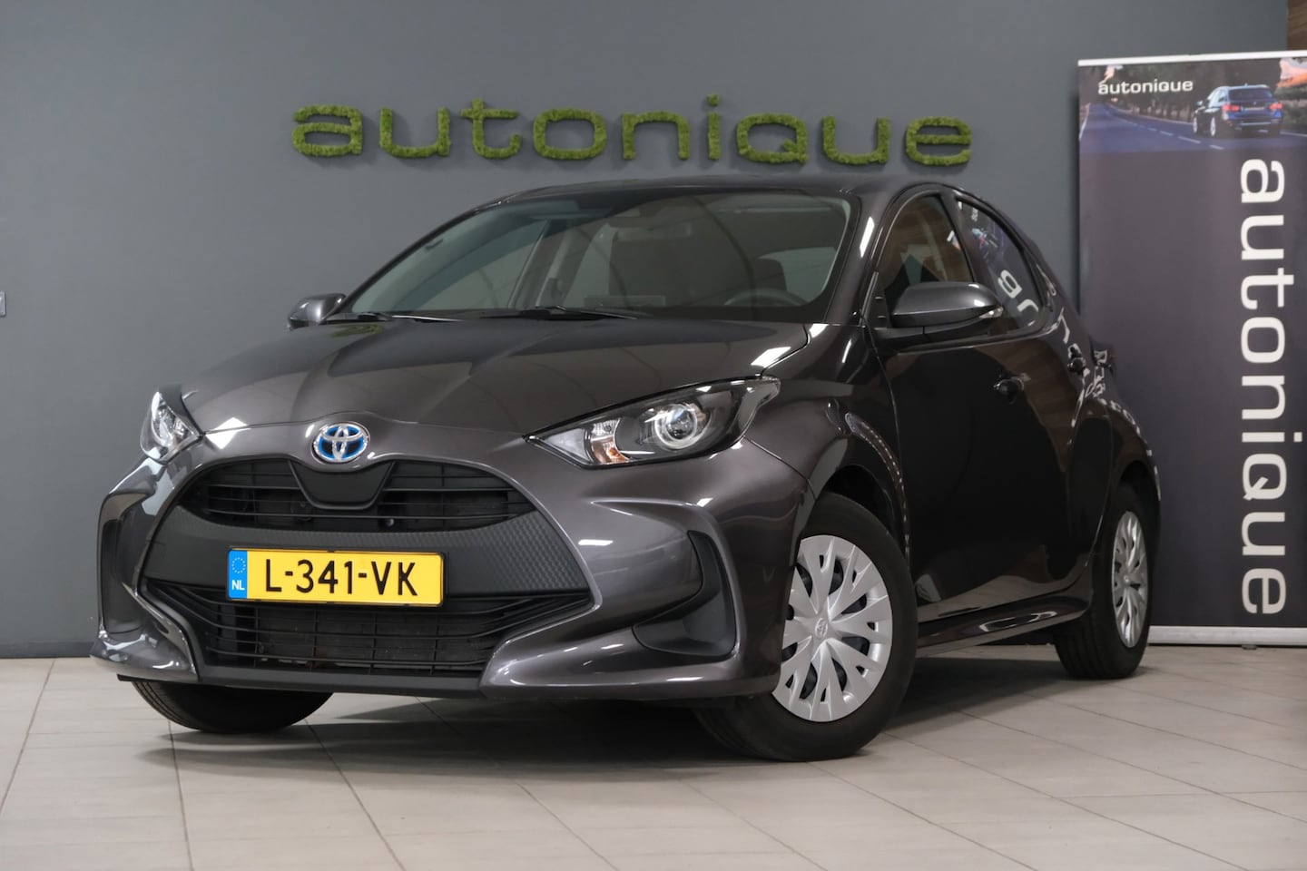 Toyota Yaris - 1.5 Hybrid automaat org.NL NAP 9inchmedia - AutoWereld.nl