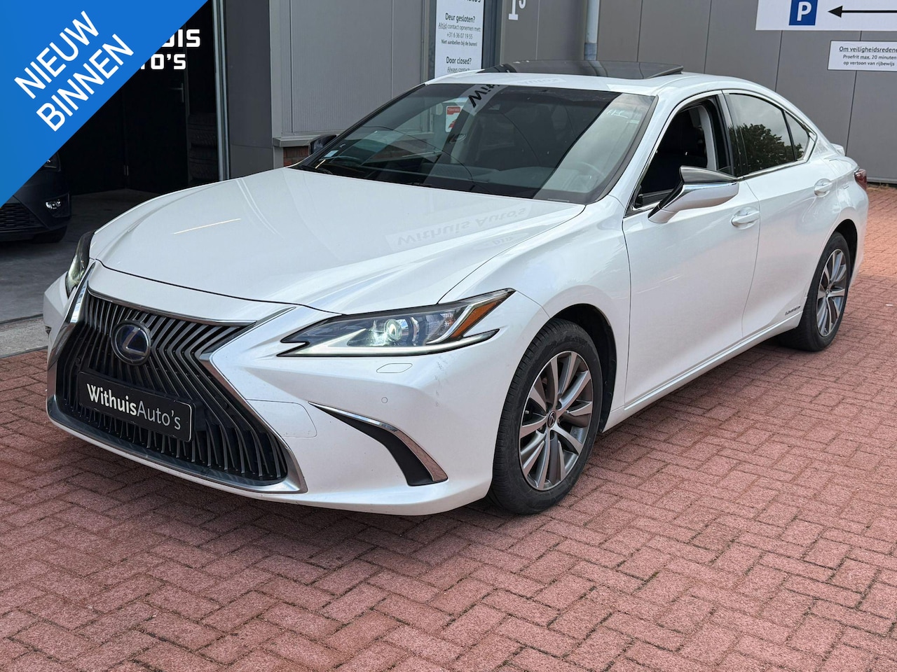 Lexus ES - 300h Business Line Netjes Dakraam Onderhouden - AutoWereld.nl