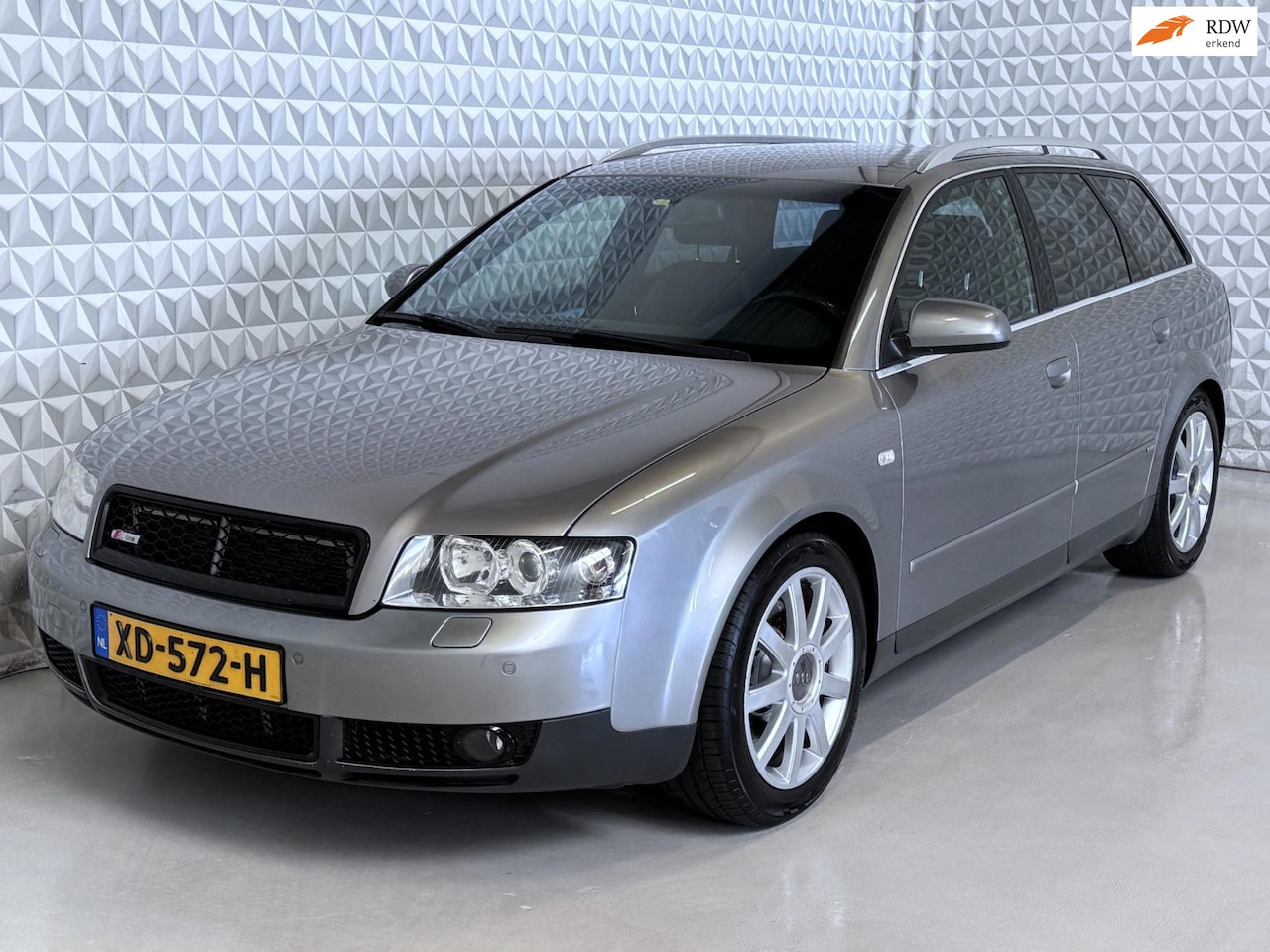 Audi A4 Avant - 3.0 Exclusive Automaat S-Line (2003) - AutoWereld.nl
