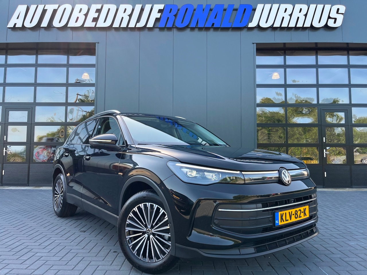 Volkswagen Tiguan - 1.5 eTSI Life Business 360Camera/Trekhaak/FullLed/Adaptive-Cruise/Stoel-Stuurverwarming/1S - AutoWereld.nl
