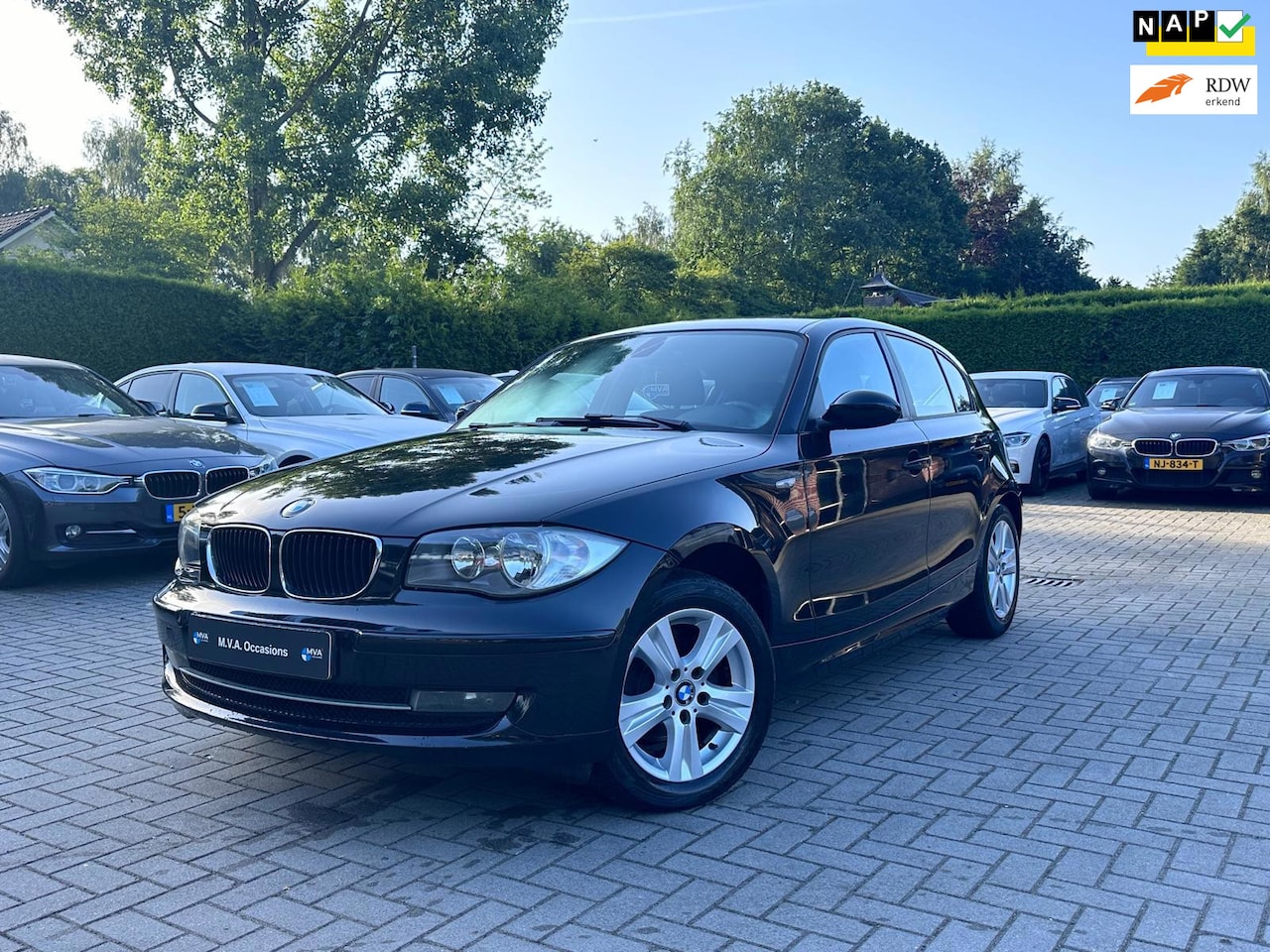 BMW 1-serie - 116i Business Line|Nieuwe Ketting + Klepseals|Airco|Cruise control|MF stuurwiel|Nette staa - AutoWereld.nl