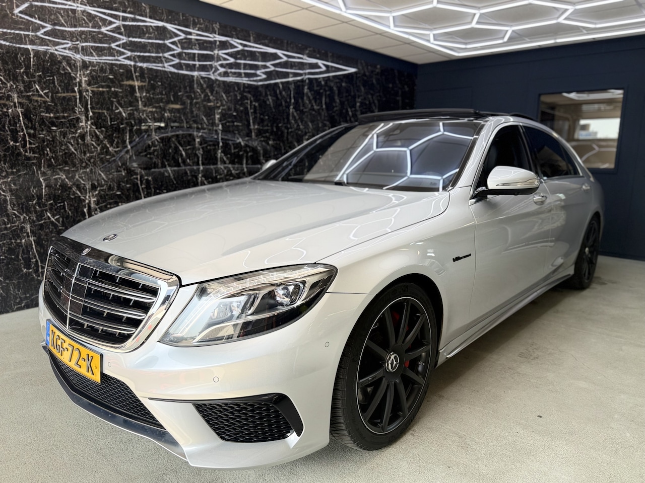 Mercedes-Benz S-klasse - AMG 63 4Matic Lang PANO BURMESTER LUCHT VERING - AutoWereld.nl