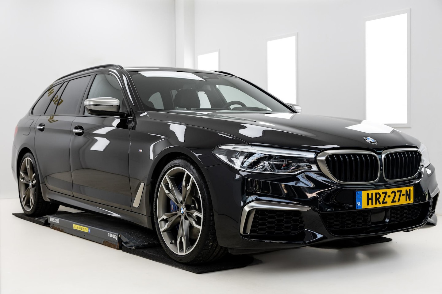 BMW 5-serie Touring - M550d xDrive Standkachel, 360, Head-Up, 2e Eig! - AutoWereld.nl