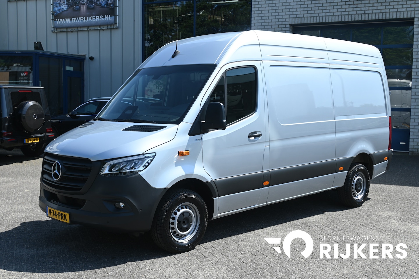 Mercedes-Benz Sprinter - 317 CDI L2H2 Pro HD Led, Geveerde stoel, MBUX Navigatie, Etc. - AutoWereld.nl