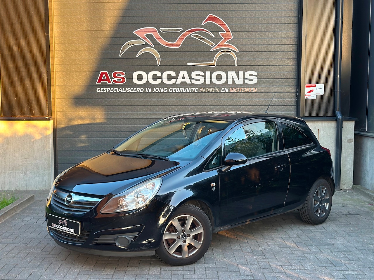 Opel Corsa - 1.0-12V Selection - Airco - Navi - Stoelvw - Cruise - AutoWereld.nl