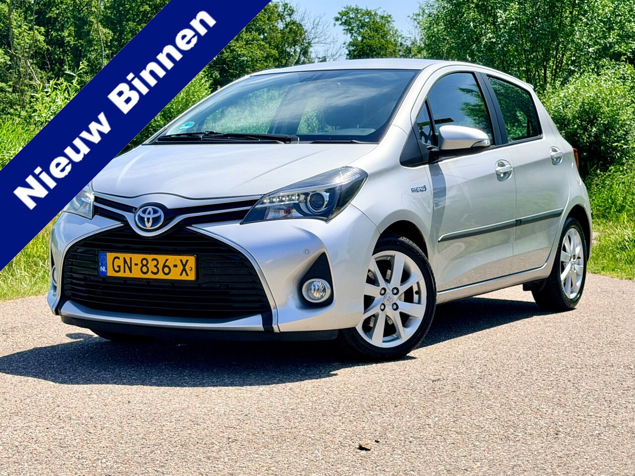Toyota Yaris - 1.5 Hybrid Dynamic AUTOMAAT CLIMA NAVI CAMERA PDC 16INCH Cruise Control NAP DEALER ONDERHO - AutoWereld.nl