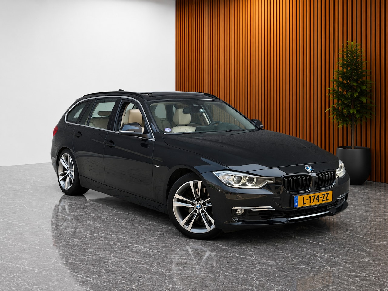BMW 3-serie Touring - 328i High Executive (PANO, FACTUUR ONDERHOUD, ELEKT STOELEN, CAMERA, SENSOREN, STOELV V+A, - AutoWereld.nl