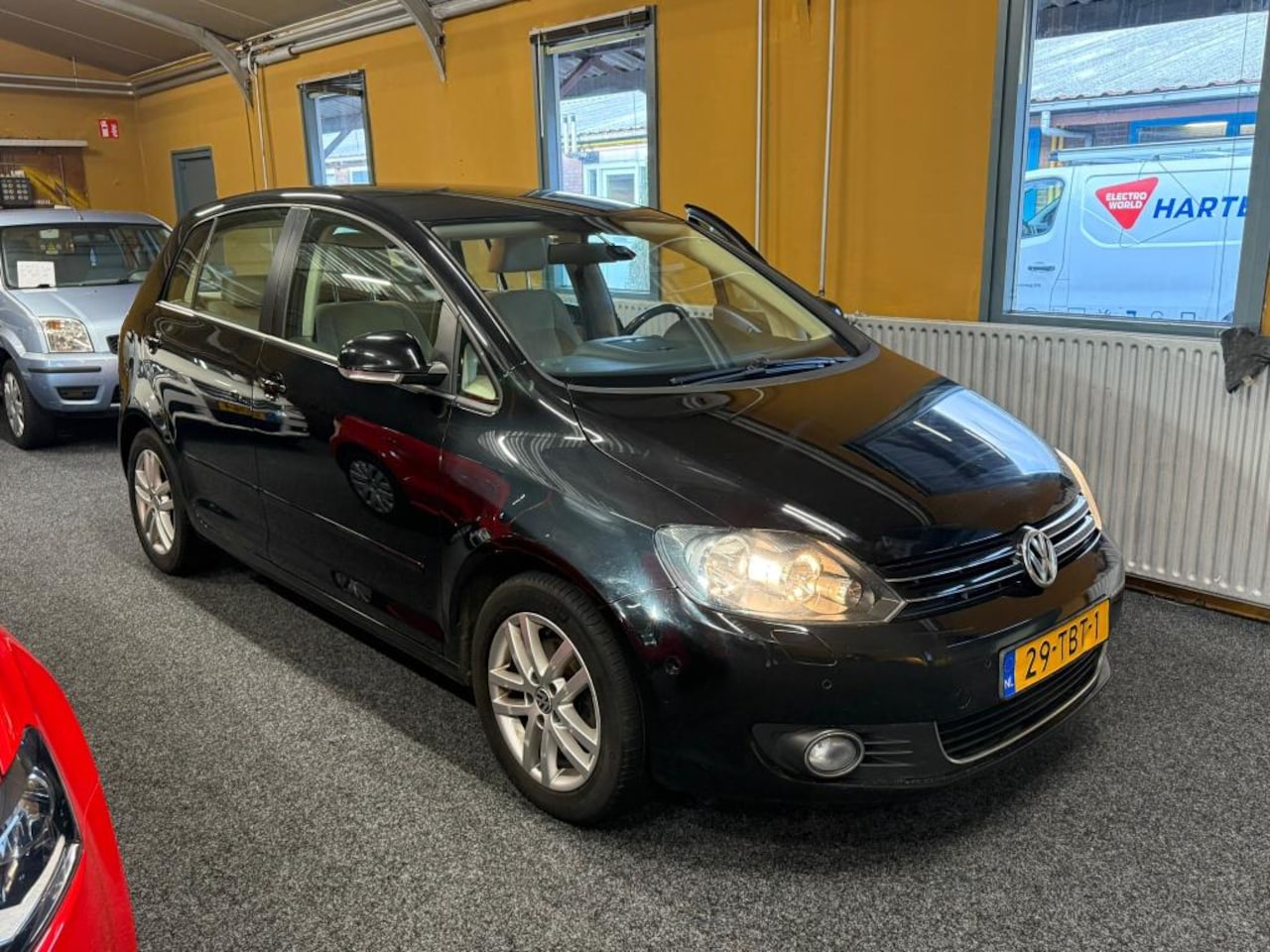 Volkswagen Golf Plus - 1.6 TDI Highline BlueMotion&N DISTRIBUTIE - AutoWereld.nl