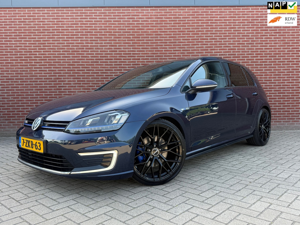 Volkswagen Golf - 1.4 TSI GTE Nap / Airco / Cruise / Schuif/kantel dak / Lederen bekleding / - AutoWereld.nl