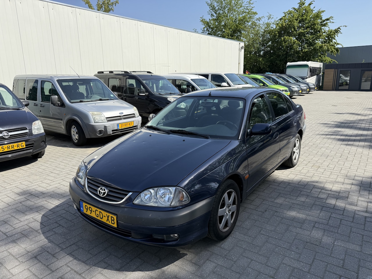 Toyota Avensis - 1.8-16V Linea Sol AUTOMAAT + AIRCO - AutoWereld.nl