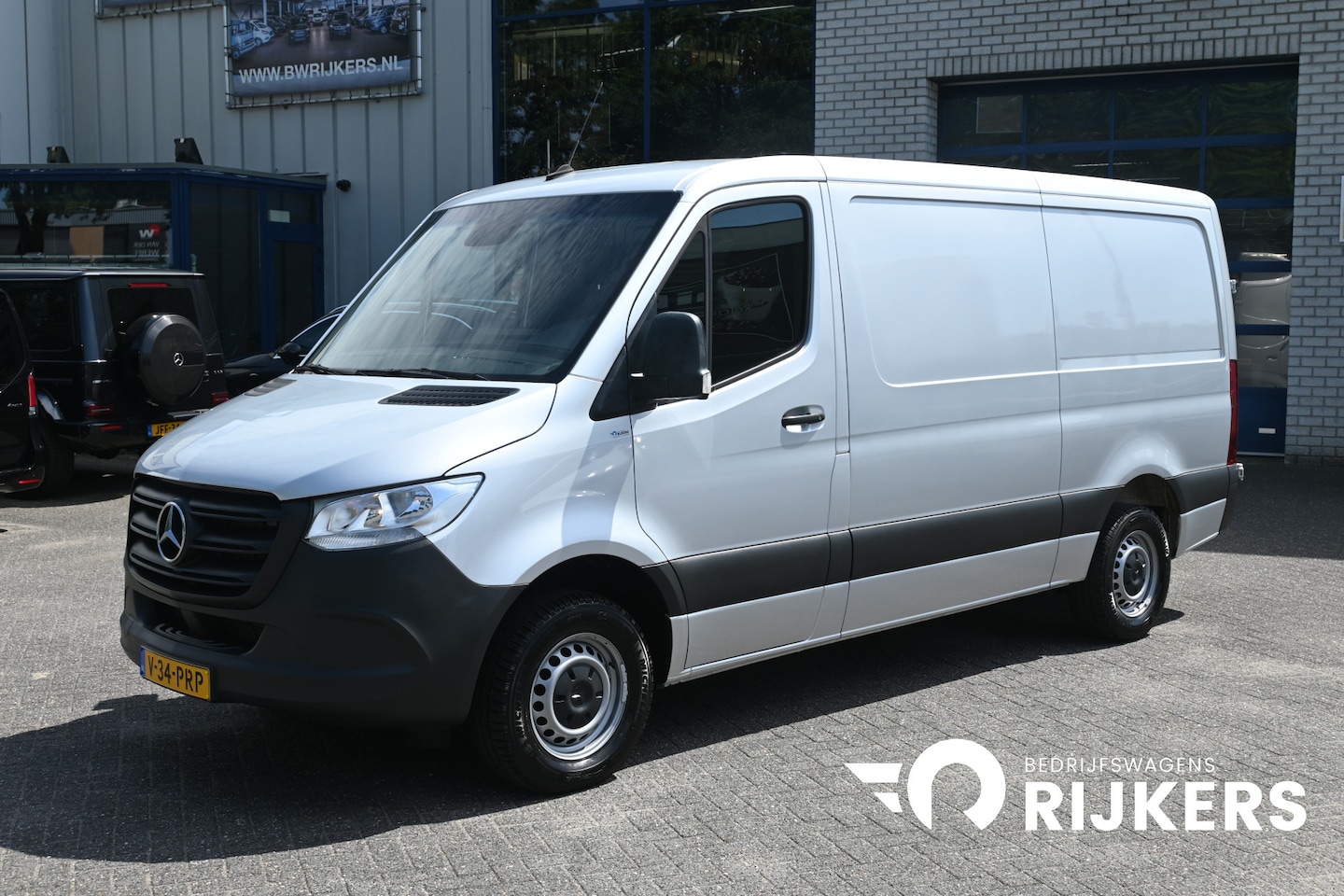 Mercedes-Benz Sprinter - 315 CDI L2H1 MBUX met camera, Geveerde stoel, Trekhaak, Etc. - AutoWereld.nl