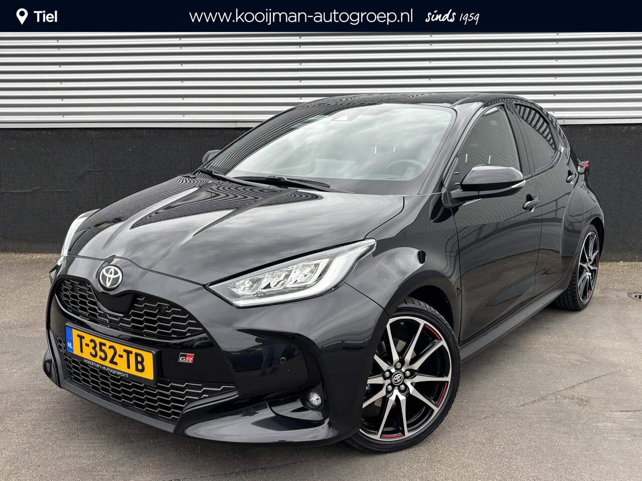 Toyota Yaris - 1.5 Hybrid GR Sport Nieuw geleverd, 1e eign. Dodehoekdetectie, Stoelverwarming, PDC, LED, - AutoWereld.nl