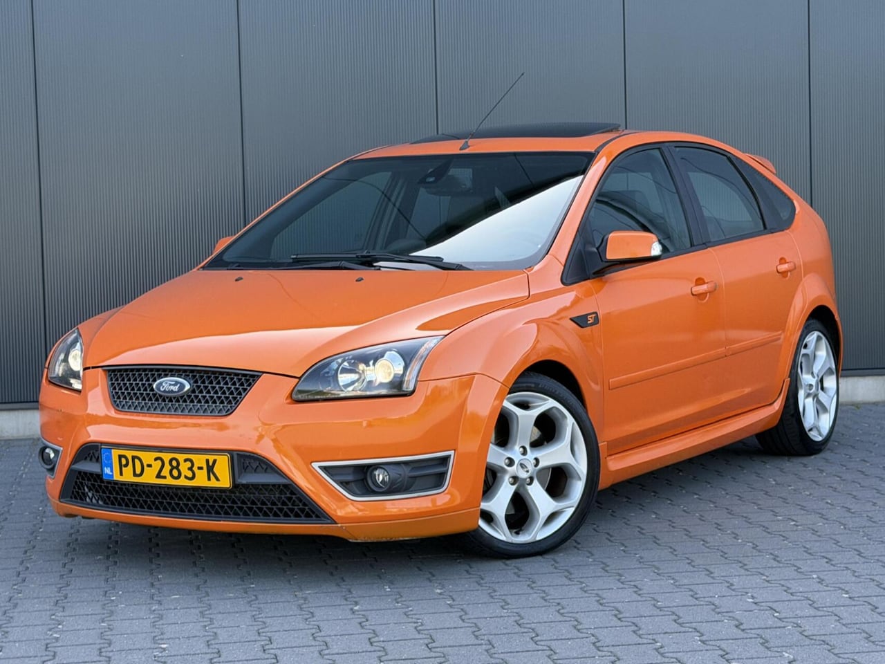 Ford Focus - 2.5-20V ST Recaro Leder - Schuifdak - Miltek - Parelmoer Oranje - AutoWereld.nl