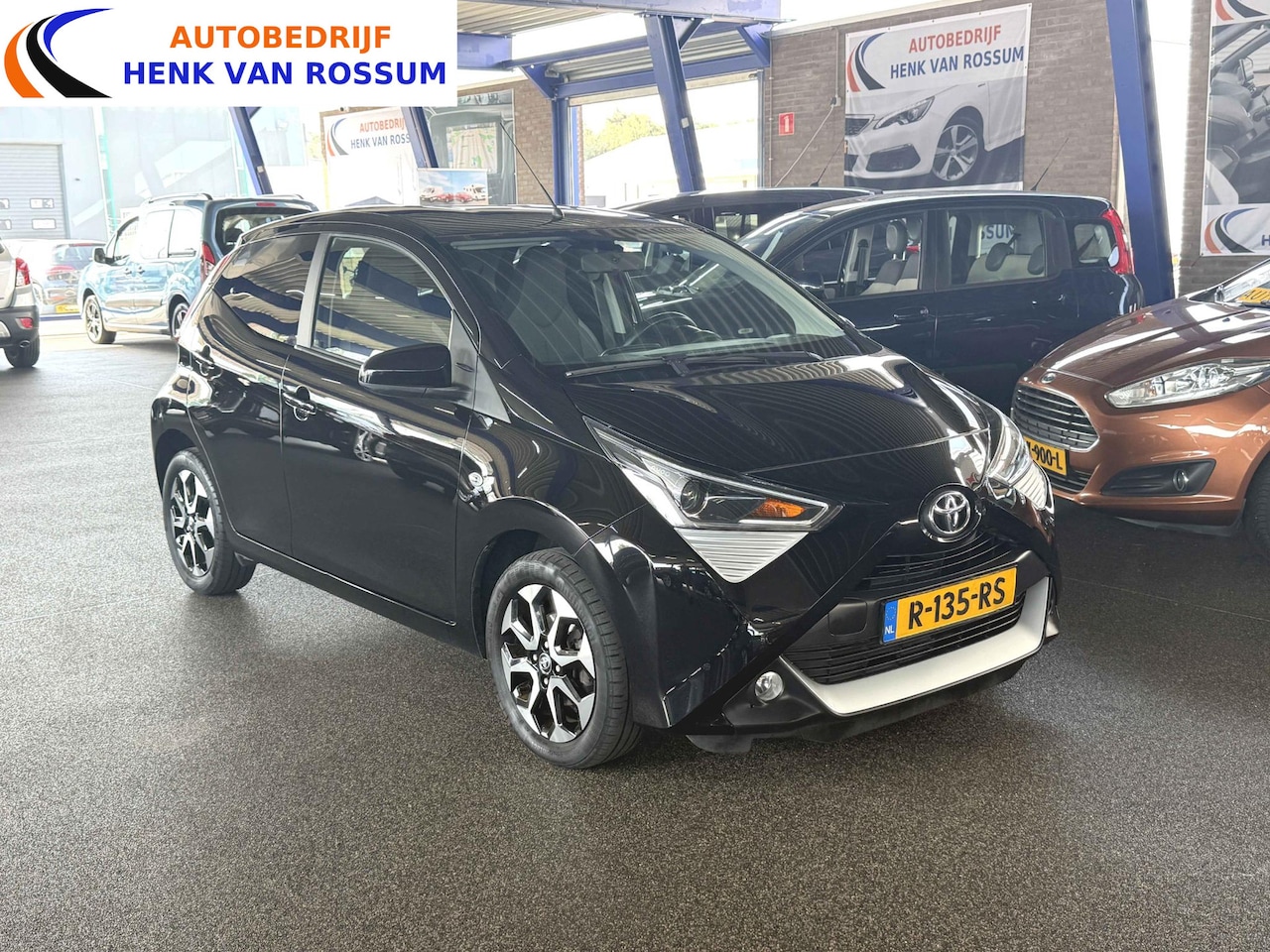 Toyota Aygo - 1.0 VVT-i x-joy Climate-control | Carplay | Camera | Cruise | stoelverwarming. - AutoWereld.nl
