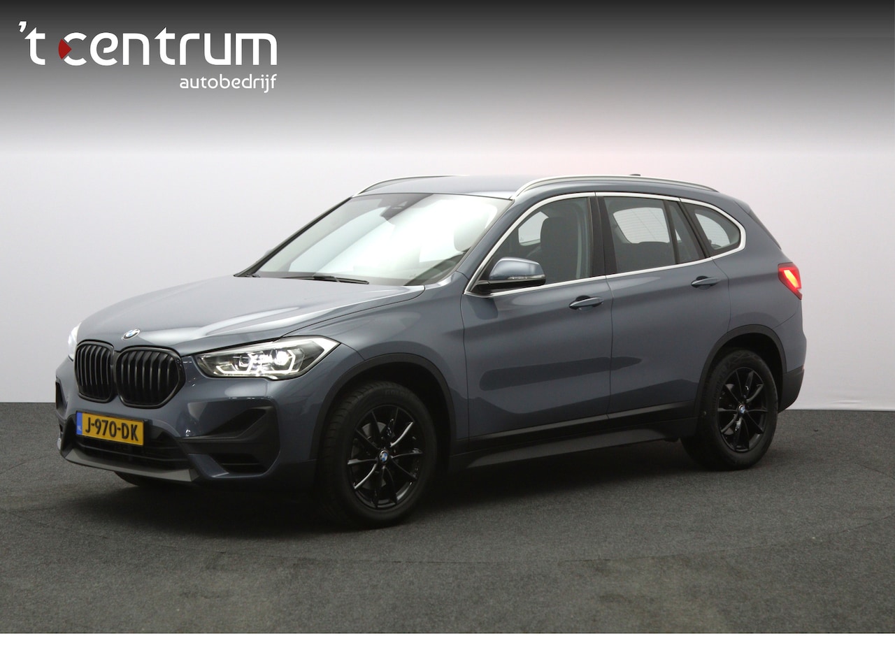 BMW X1 - sDrive18i High Executive Edition sDrive18i High 140 PK Executive Edition, Trekhaak, Head-Up Display, Stoelverwarming, Sport - AutoWereld.nl