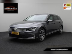 Volkswagen Passat Variant - 1.4 TSI GTE Highline 2016 Panoramadak | Trekhaak | Bluetooth | Stoelverwarming | Ergocomfo