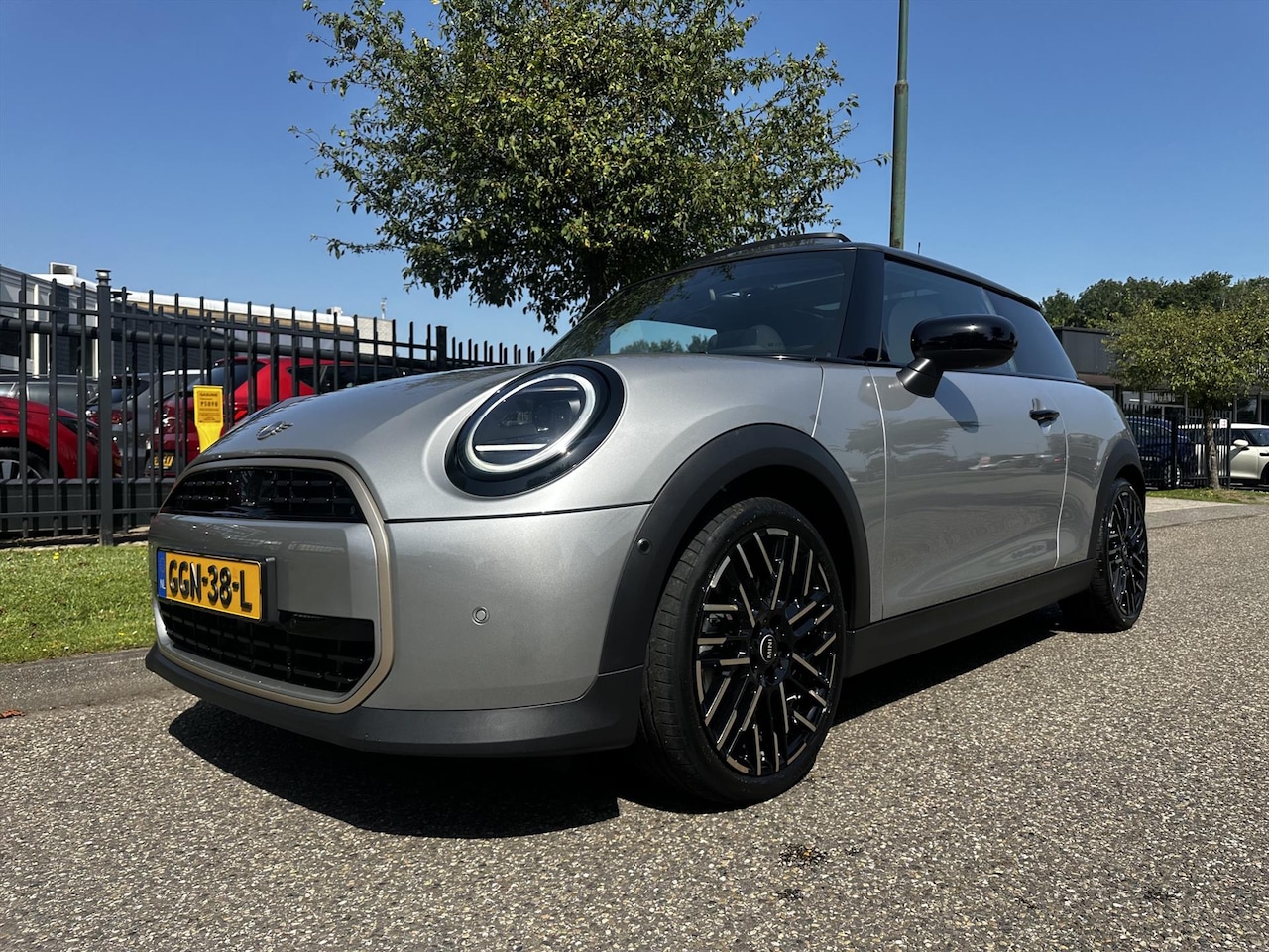 MINI Cooper - Mini (f66) 1.5 156pk Aut C Full Options Pano-dak NL Auto Smetteloos - AutoWereld.nl