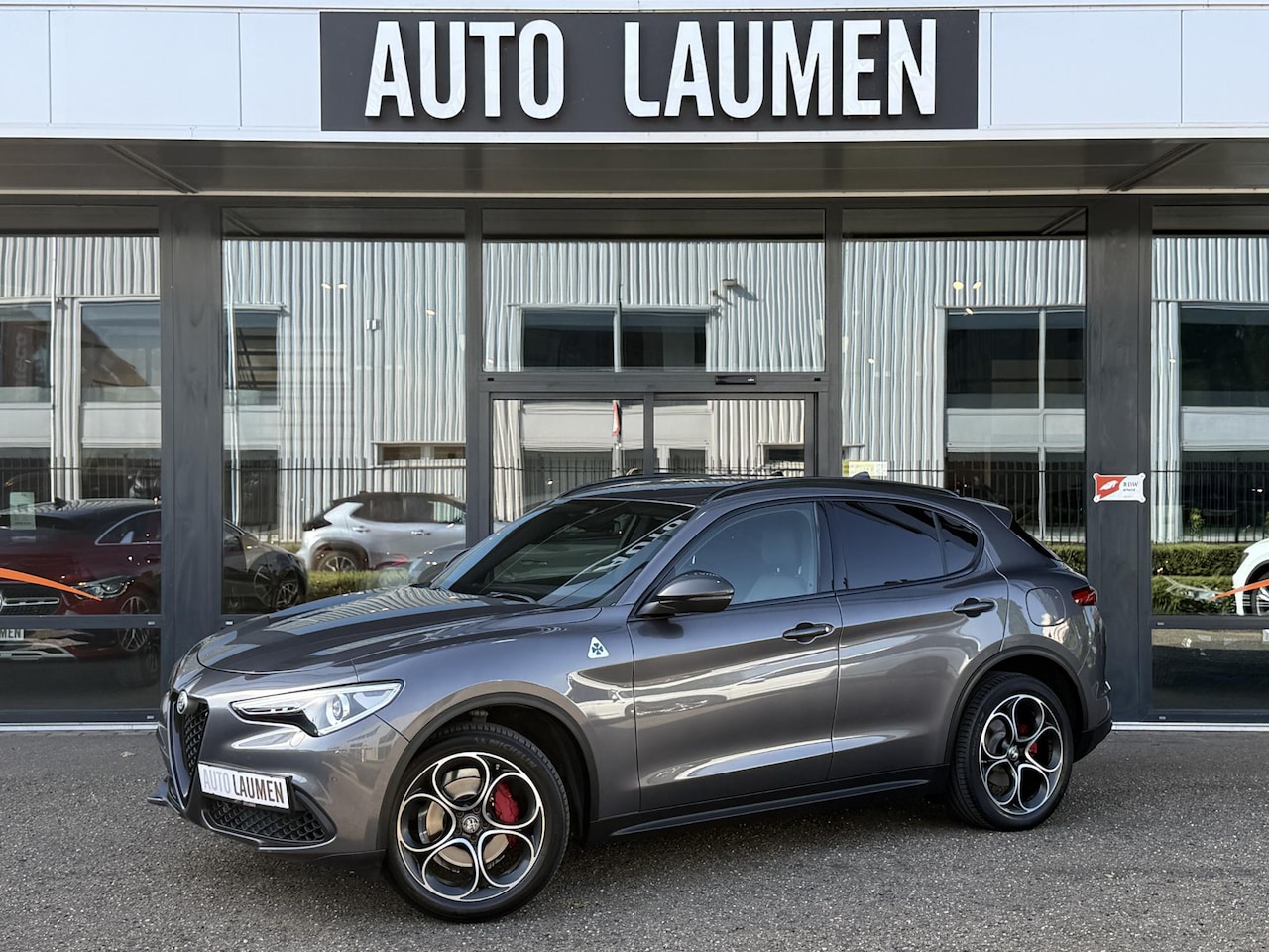 Alfa Romeo Stelvio - 2.0 T AWD B-Tech Q4 280 PK Automaat 20 inch Leder Veloce Camera Apple Carplay Rijstrook Do - AutoWereld.nl