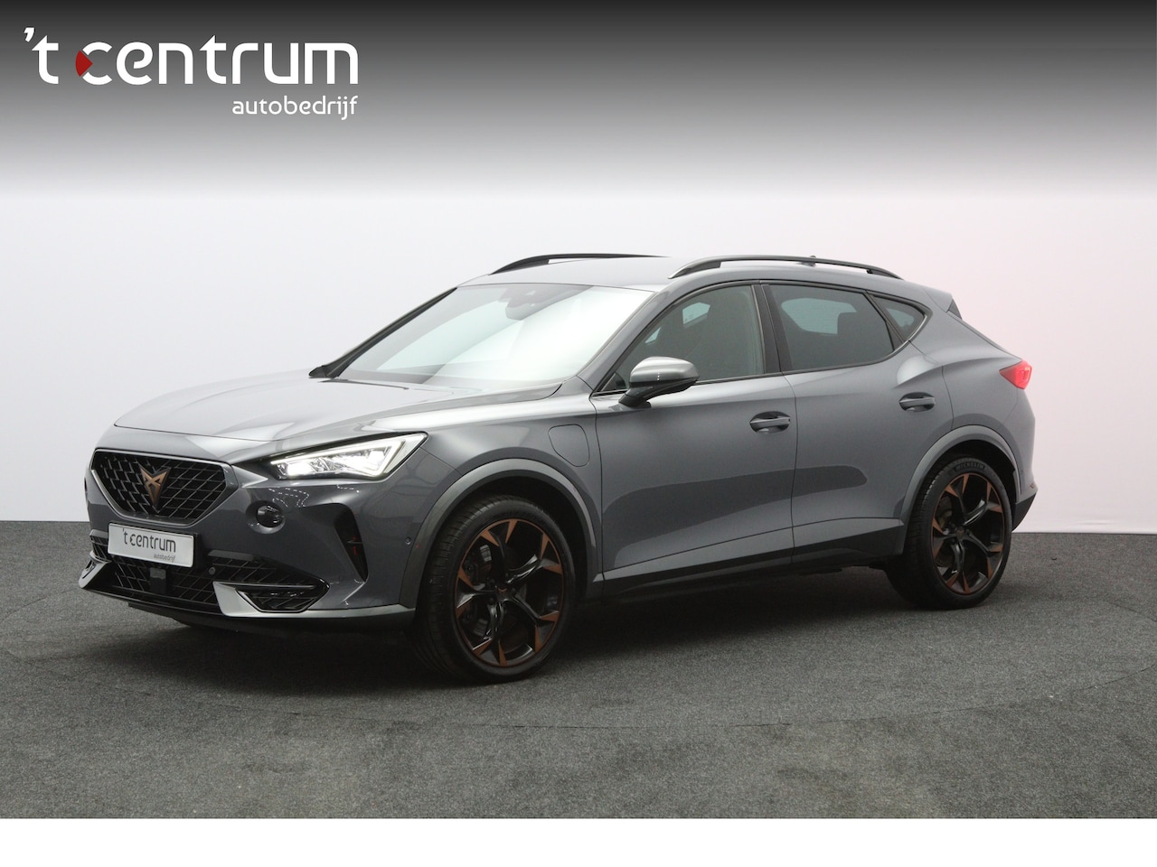 CUPRA Formentor - 1.4 e-Hybrid VZ Copper Edition 1.4 e-Hybrid VZ Copper Edition, Trekhaak, Camera, Adap. Cruise Control - AutoWereld.nl