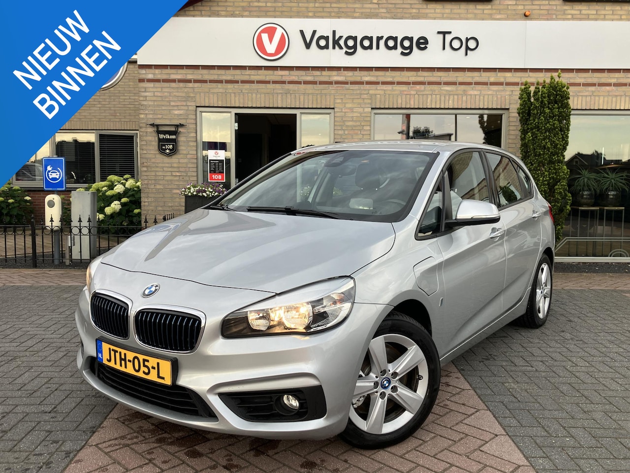 BMW 2-serie Active Tourer - 225xe iPerformance | HUD | Nieuwe grotere accu | Navi - AutoWereld.nl