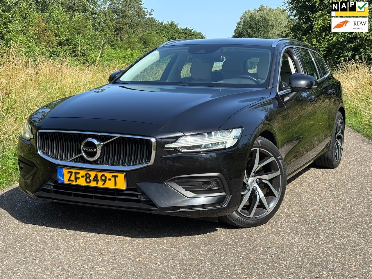 Volvo V60 - 2.0 T5 Momentum/Camera/Trekhaak/Pdc - AutoWereld.nl