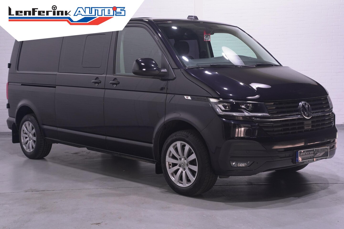 Volkswagen Transporter - 2.0 TDI 150 pk L2 Dubbel Cabine DSG Aut. 6-Zits 2x Schuifdeur, LED Koplampen, App Connect, - AutoWereld.nl