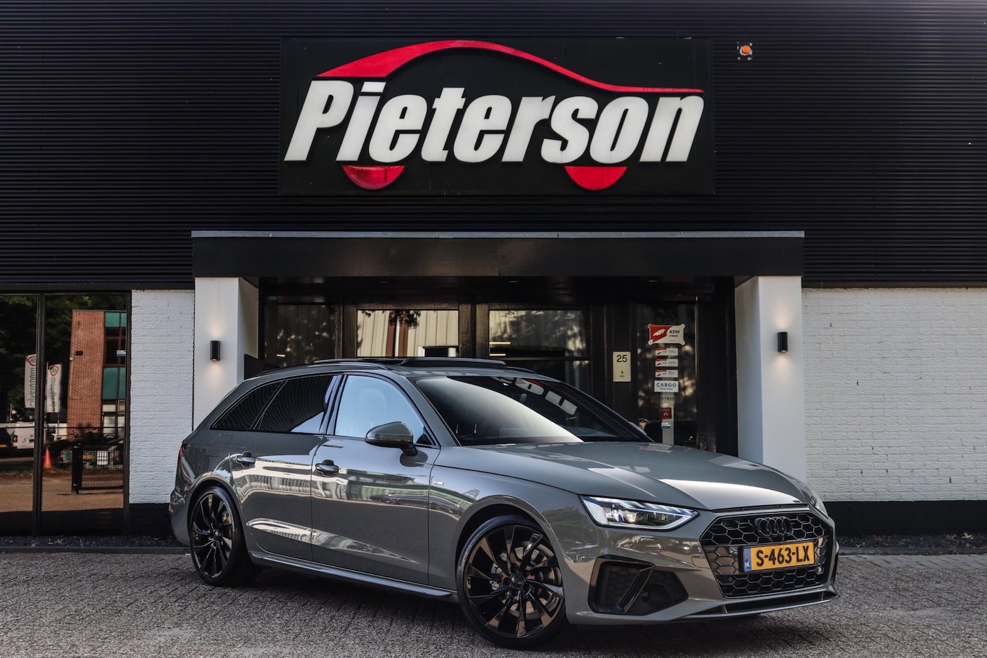 Audi A4 Avant - 40 TFSI 3x S-Line PANO FACELIFT BTW ACC NARDO - AutoWereld.nl