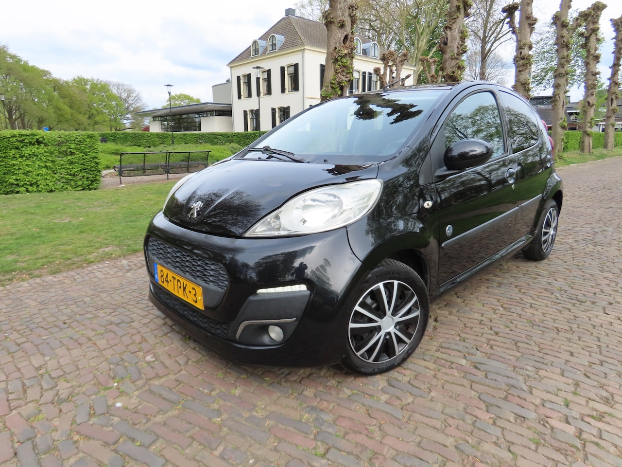 Peugeot 107 - 1.0 Envy Airco Toerenteller 5 Drs Isofix Stuurbekrachtiging ***Zuinige Auto*** - AutoWereld.nl